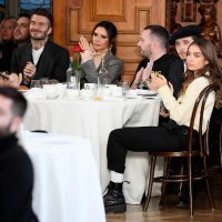 Brooklyn Beckham i Hanna Cross u izlasku s Victorijom i Davidom Beckhamom