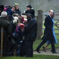 Princ William i Kate Middleton s kraljicom Elizabetom II. odlaze na misu u Sandringhamu