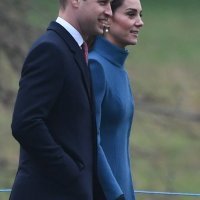 Princ William i Kate Middleton s kraljicom Elizabetom II. odlaze na misu u Sandringhamu