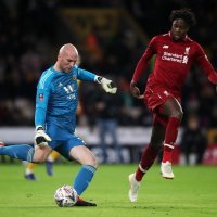 Divock Origi u duelu