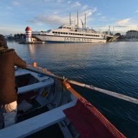 Katamaran 'Novalja' se nasukao na lukobran zadarske luke