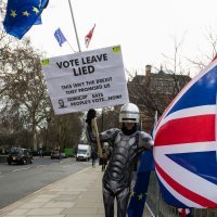 Prosvjed pred britanskim parlamentom