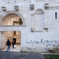 Grafitima išaran tisućljetni kamen u Dioklecijanovoj palači