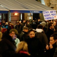 Okupljanje u Rijeci u znak podrške Huanitu Luksetiću