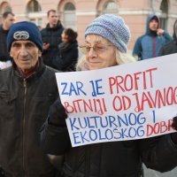 Pula: Prosvjed protiv davanja plaža u koncesiju