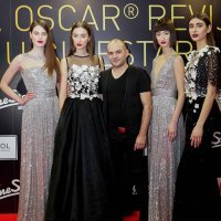 Ivica Skoko s modelima u njegovim kreacijama