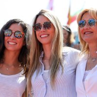 Maria Francisca Perello s majkom i sestrom