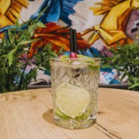 Hugo's bar 8