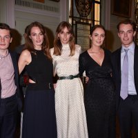 Charles Manners, markiz od Granbyja (skroz desno)