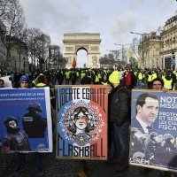 Prosvjed Žutih prsluka pred Narodnom skupštinom u Parizu