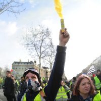 Prosvjed Žutih prsluka pred Narodnom skupštinom u Parizu