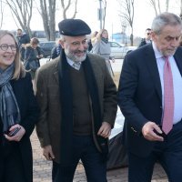 Milan Bandić sa suradnicima posjetio Spomen-područje Jasenovac i romsko groblje Uštica