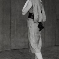 Manekenka i novinarka Mila Mirković u haljini krojačice Tilde Stepinski, 1960.