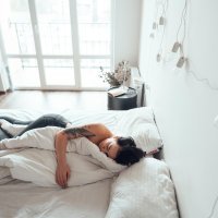 Spavaće sobe s bijelom posteljinom