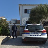 Pag, obiteljska kuća