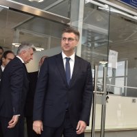 Premijer Plenković obišao novu zgradu putničkog terminala u luci Zadar