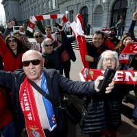 Navijači Benfice u dobrom raspoloženju uoči utakmice protiv Dinama