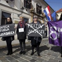 Prosvjed Ženske mreže Hrvatske: Dostupan i besplatan pobačaj u svim bolnicama