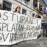 Prosvjed Ženske mreže Hrvatske: Dostupan i besplatan pobačaj u svim bolnicama