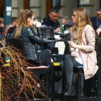 Zagreb: Lijepo sunčano vrijeme izvuklo građane na ulicu