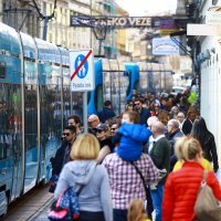 Zagreb: Lijepo sunčano vrijeme izvuklo građane na ulicu