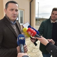 Marijan Kustić (HDZ) glasovao je na izbornom mjestu u Kustićima