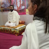 Ivana u društvu Jagat gurua - foto by Čombe