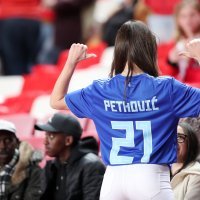 Tea Slavica, djevojka Brune Petkovića