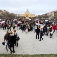 U pet do 12 počeo veliki prosvjed protiv nasilja