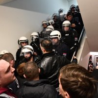 Prosvjednici upali u zgradu RTS-a