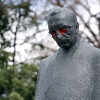 Vandali obojali u crveno oči na spomeniku Franji Tuđmanu u Splitu