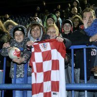 Trening nogometne reprezentacije i donacija zakladi Vatreno srce