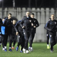 Trening nogometne reprezentacije i donacija zakladi Vatreno srce