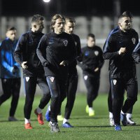 Trening nogometne reprezentacije i donacija zakladi Vatreno srce