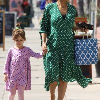 Eva Mendes s kćeri Esmeraldom u šetnji