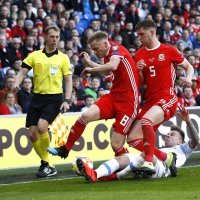 Wales (Matthew Smith, Chris Mepham) - Slovačka (Albert Rusnak)