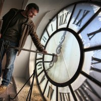 Pomicanje kazaljki, računanje vremena, sat