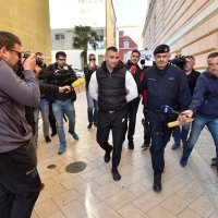 Privođenje Darka Kovačevića Daruvarca nakon sukoba u zadarskom kafiću