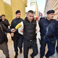 Privođenje Darka Kovačevića Daruvarca nakon sukoba u zadarskom kafiću