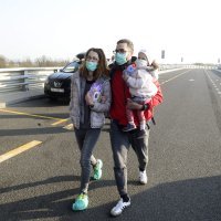 Obitelj Rončević na aerodromu