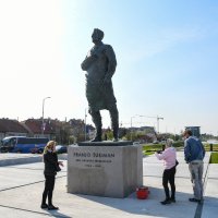 Vandaliziran spomenik Franji Tuđmanu