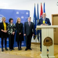 Potpisivanje ugovora u MUP-u