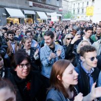 Okupljanje građana u znak podrške Kinu Europa