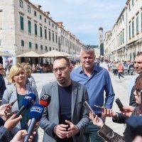 Konferencija za medije političke platforme Možemo i Srđ je Grad