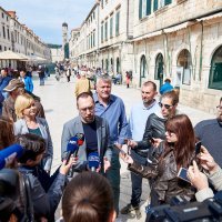 Konferencija za medije političke platforme Možemo i Srđ je Grad