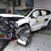 Hyundai Santa Fe nakon frontalnog sudara