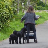 Pippa Middleton u šetnji sa sinom