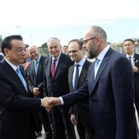 Premijeri Plenković i Keqiang sa županom Nikolom Dobroslavić,  predsjednikom Uprave HC-a Josip Škorićem i predsjednikom Uprave Jadrolinije Davidom Soptom