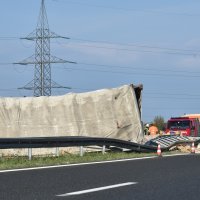 Prevrnuti kamion na autocesti A1