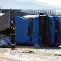 Prevrnuti kamion na autocesti A1
